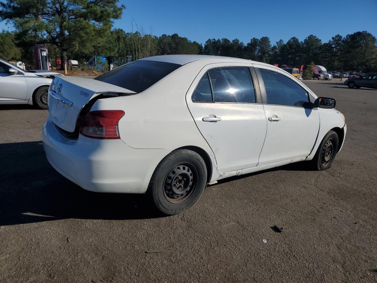 2011 TOYOTA YARIS