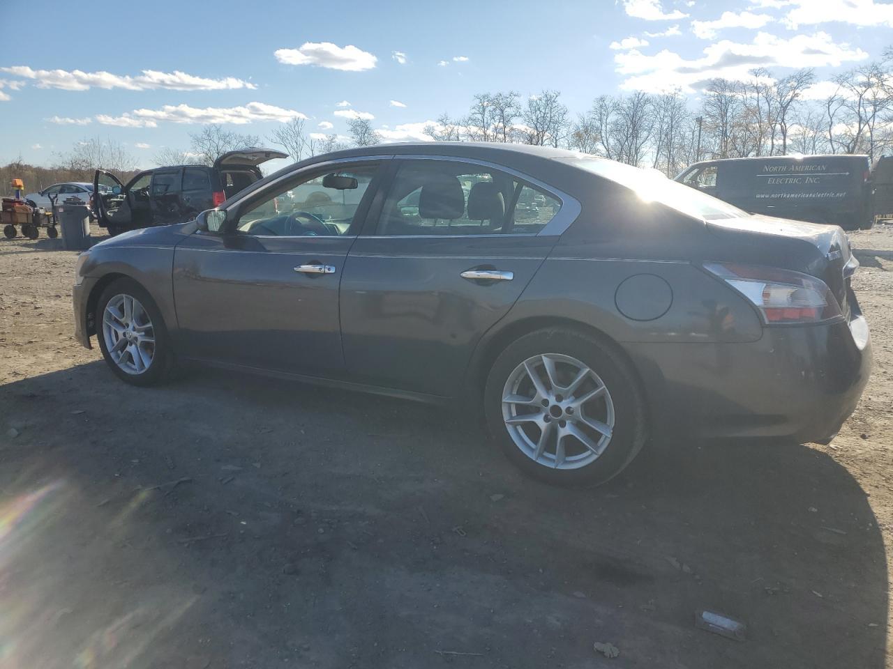 2012 NISSAN Maxima