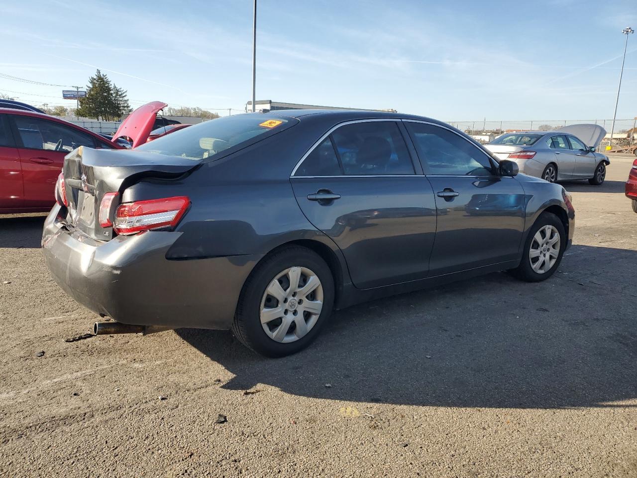 2011 TOYOTA CAMRY