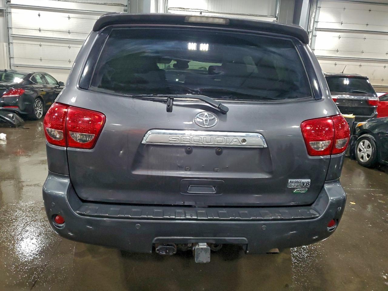 2012 TOYOTA Sequoia
