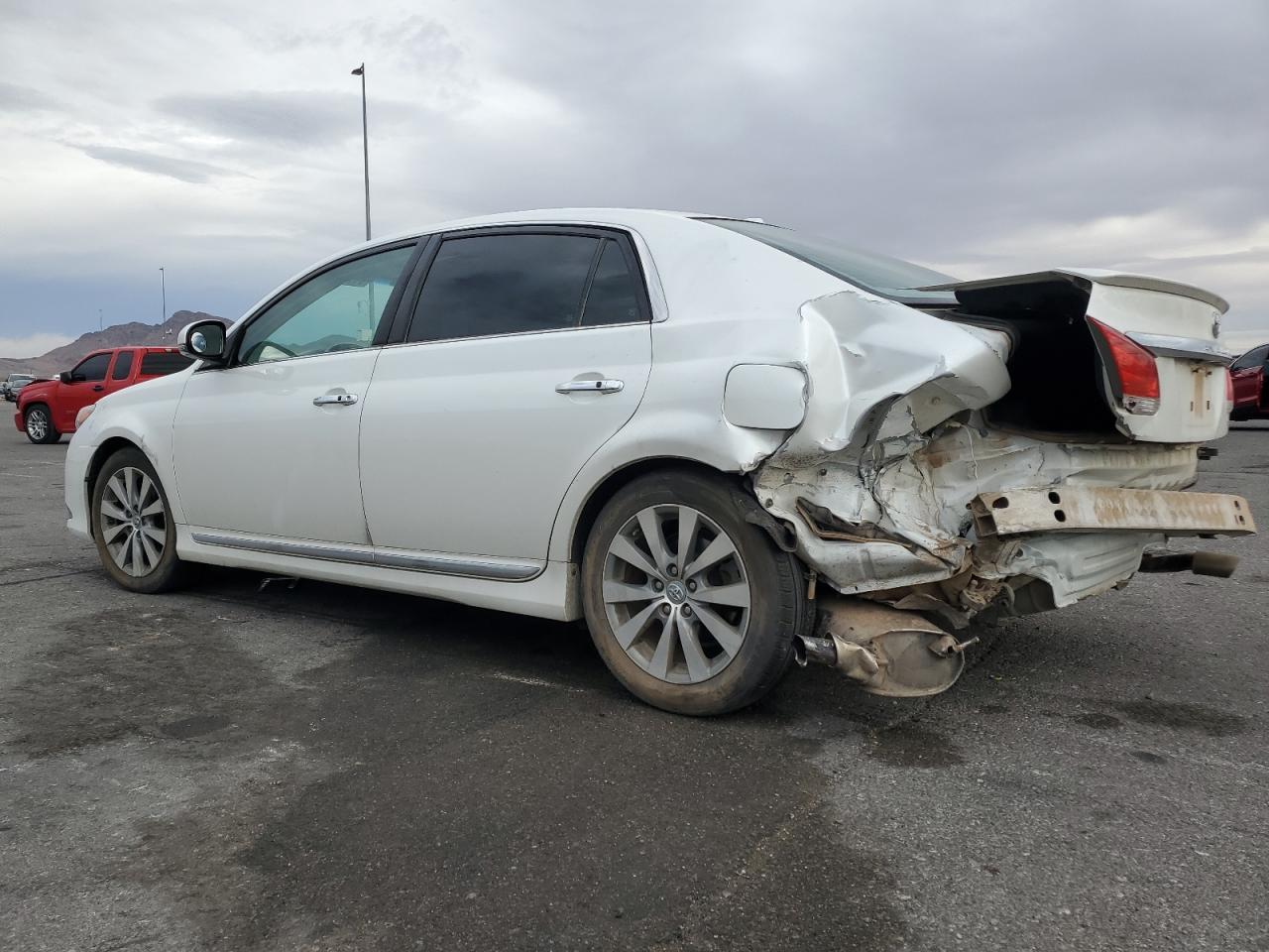 2011 TOYOTA Avalon