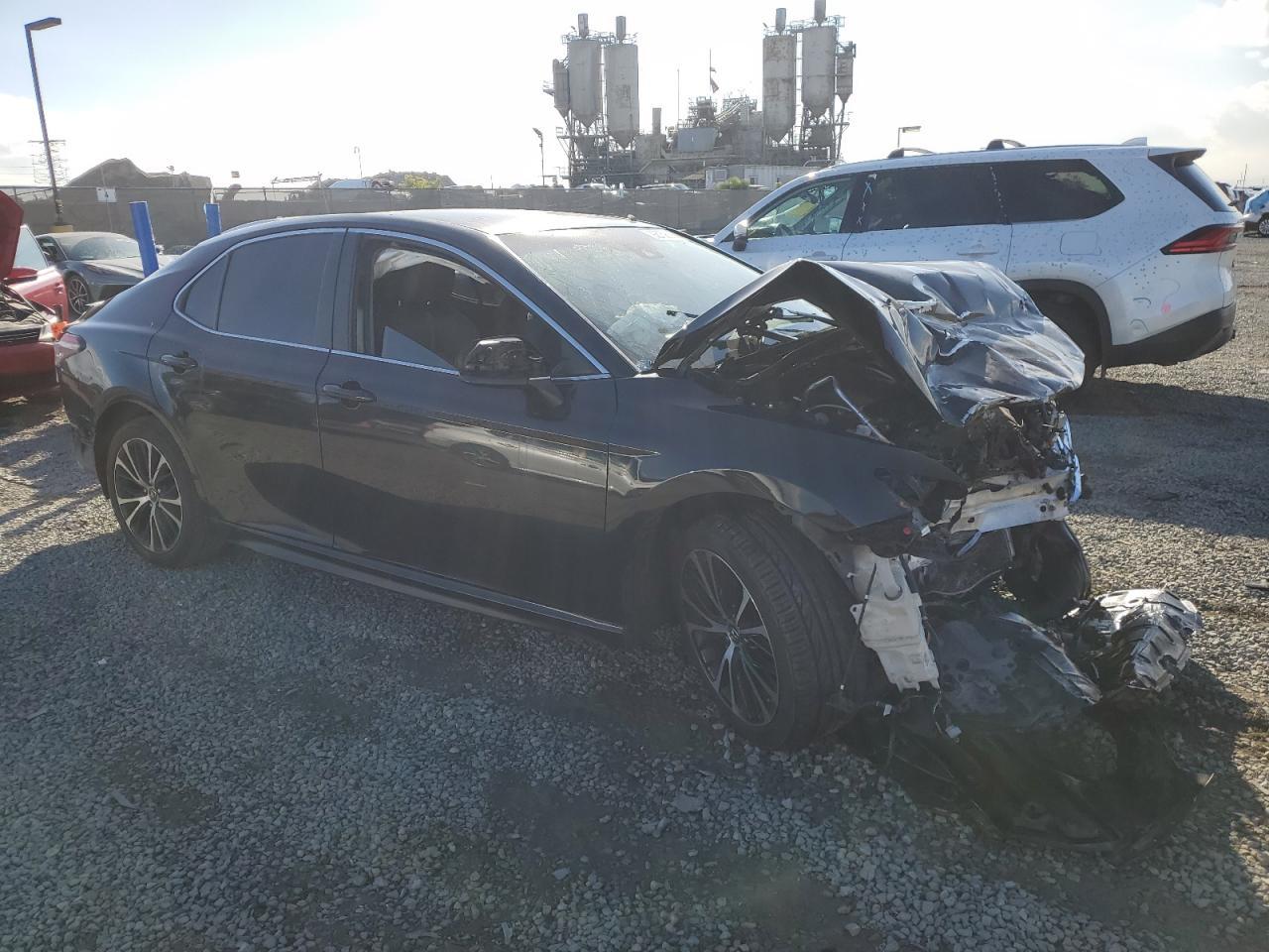 2018 TOYOTA CAMRY