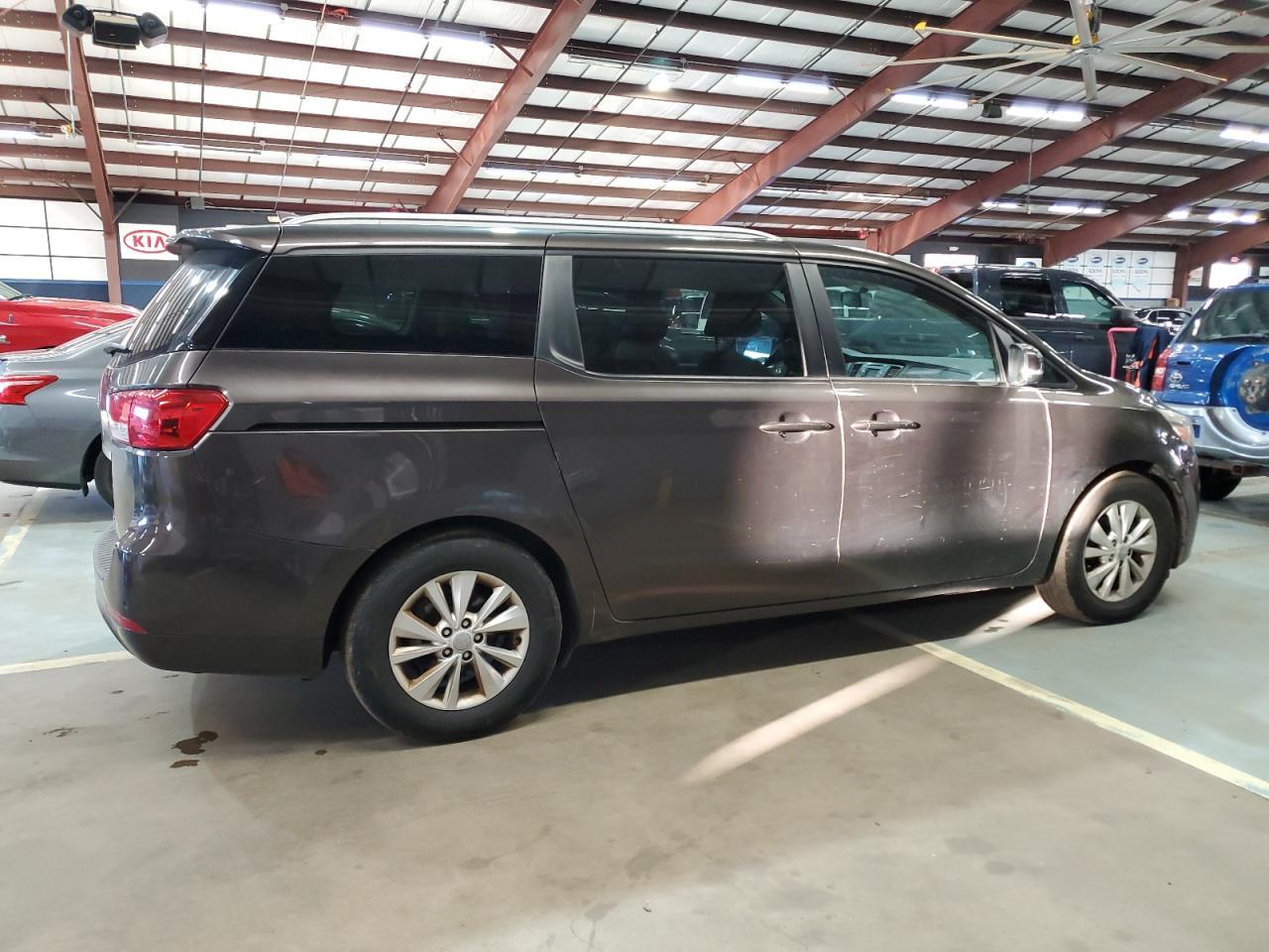 2016 KIA SEDONA