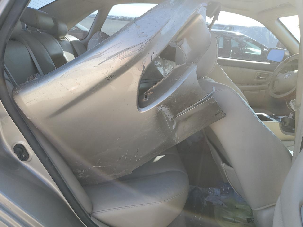 2002 TOYOTA Avalon