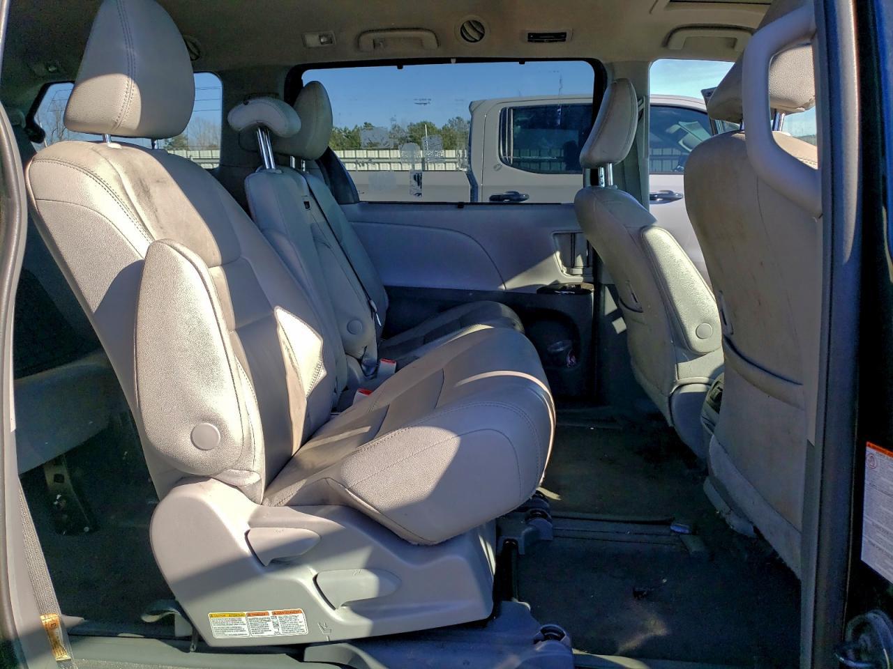 2019 TOYOTA SIENNA