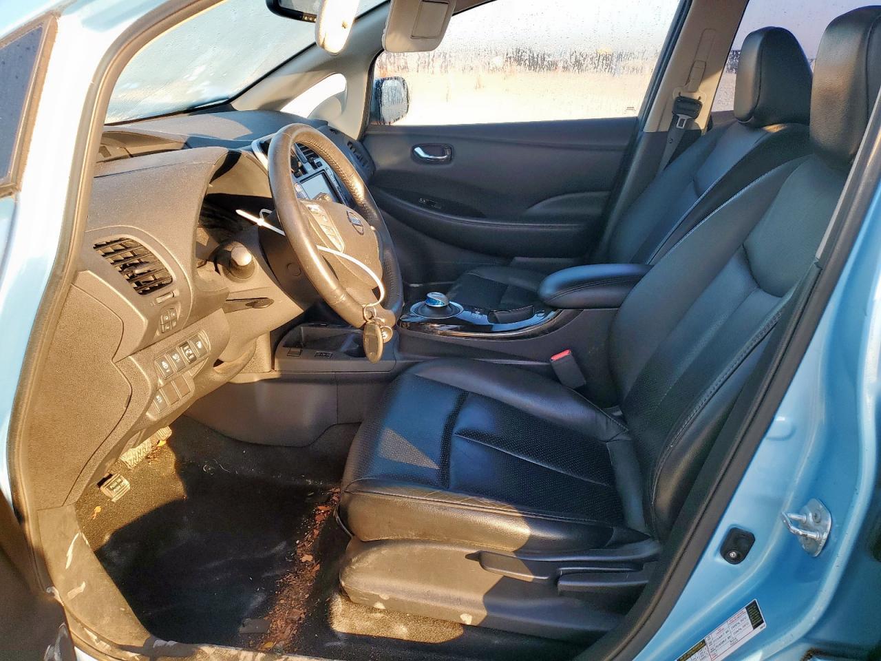 2015 NISSAN LEAF