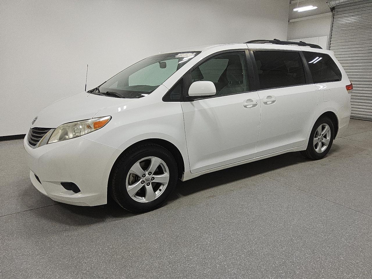 2014 TOYOTA SIENNA