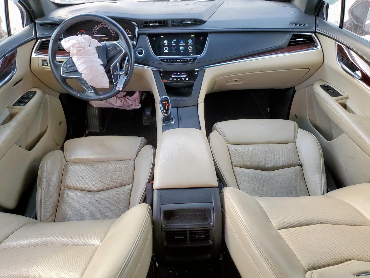 2017 CADILLAC XT5