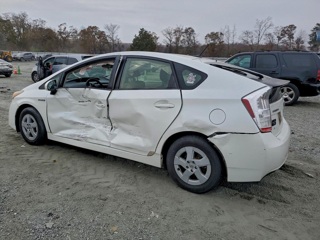 2011 TOYOTA PRIUS