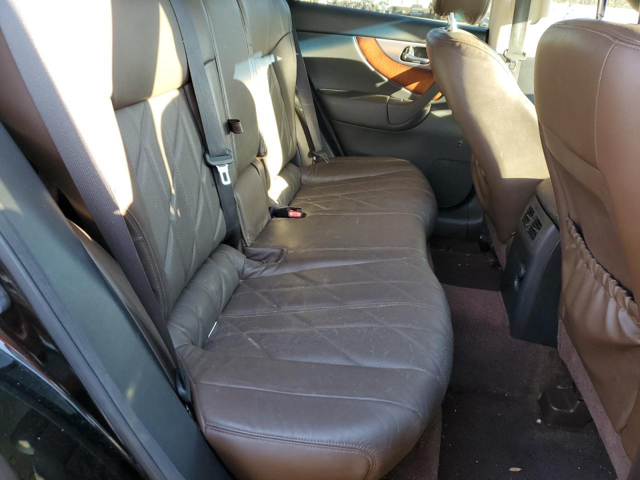 2010 INFINITI FX35
