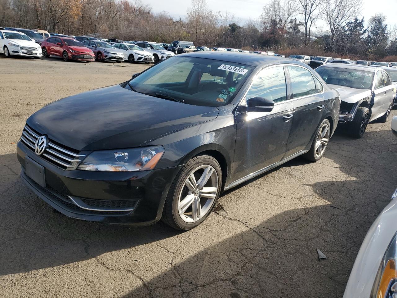 2014 VOLKSWAGEN Passat