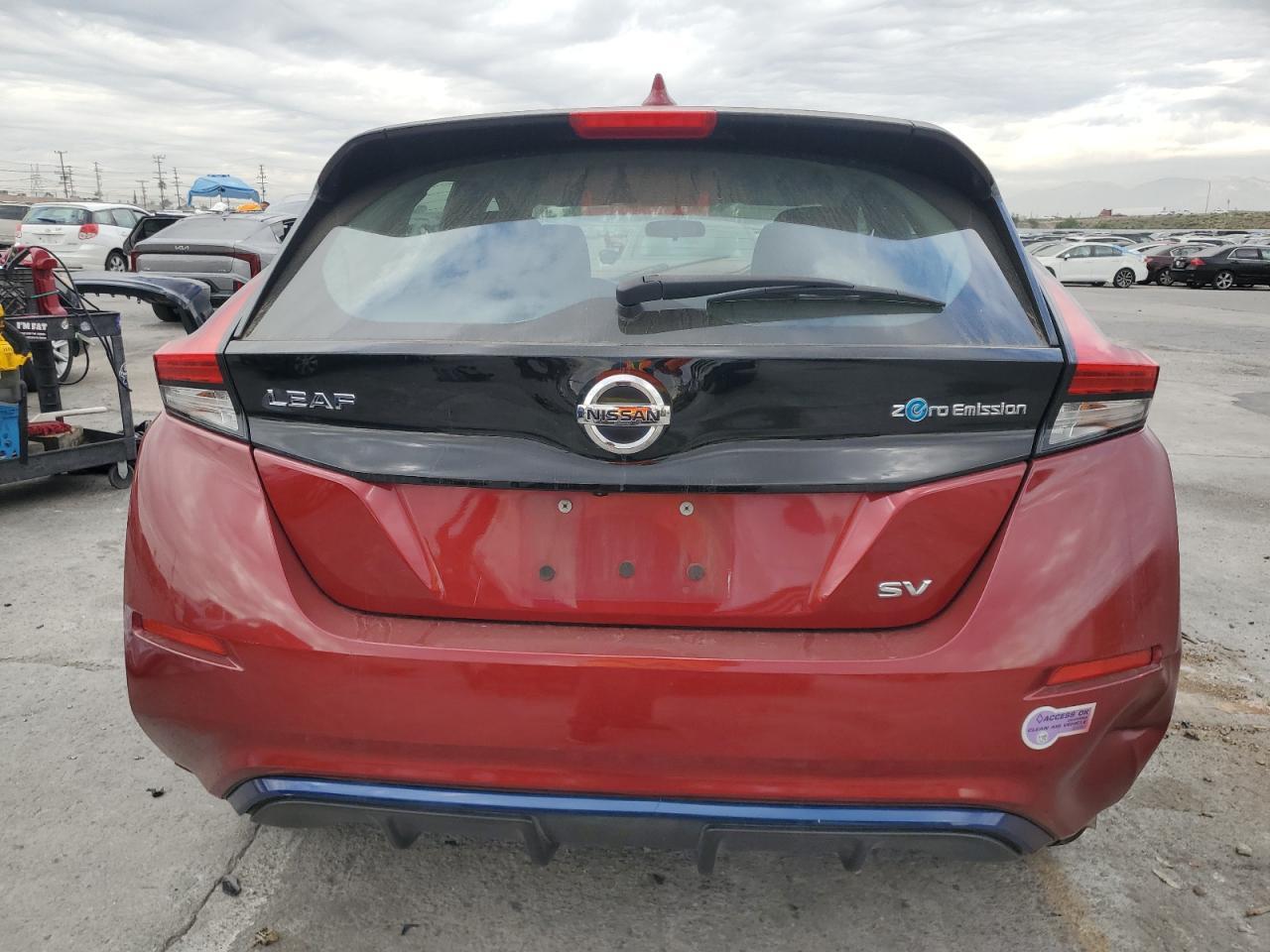 2018 NISSAN LEAF