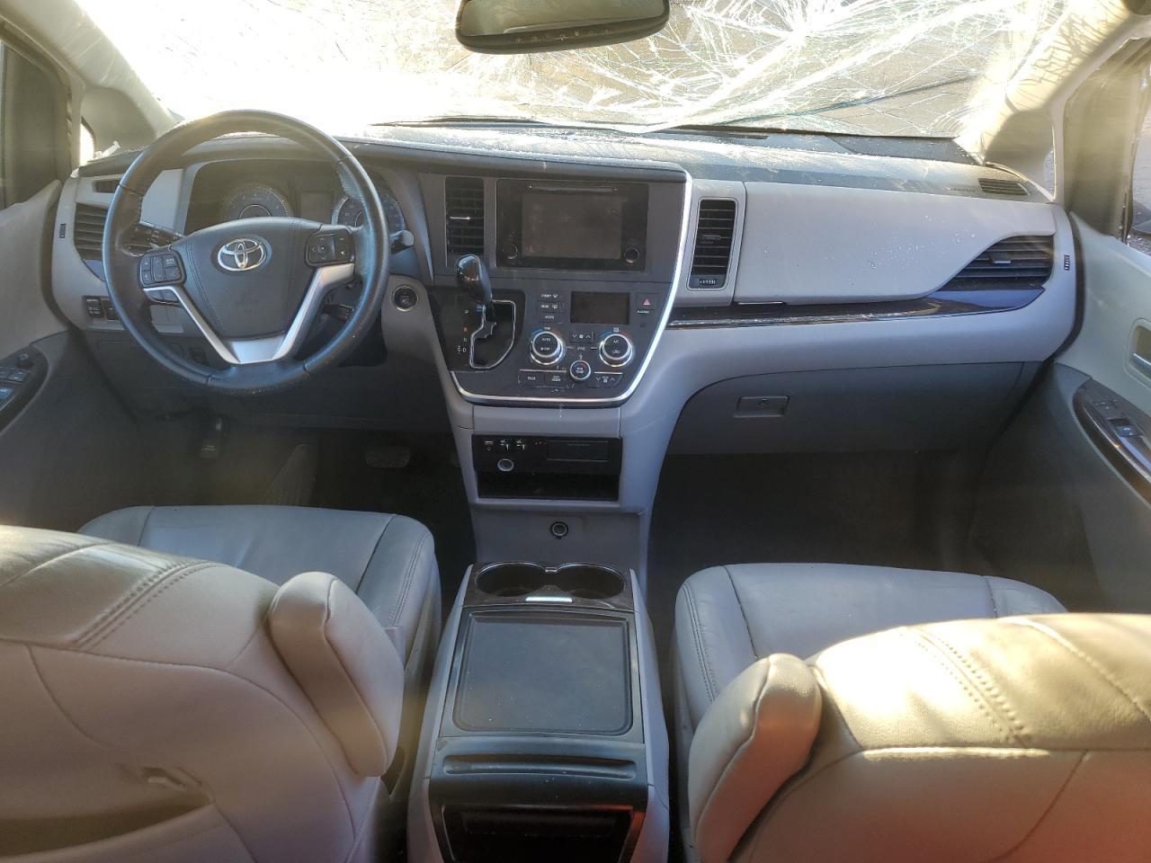 2015 TOYOTA SIENNA