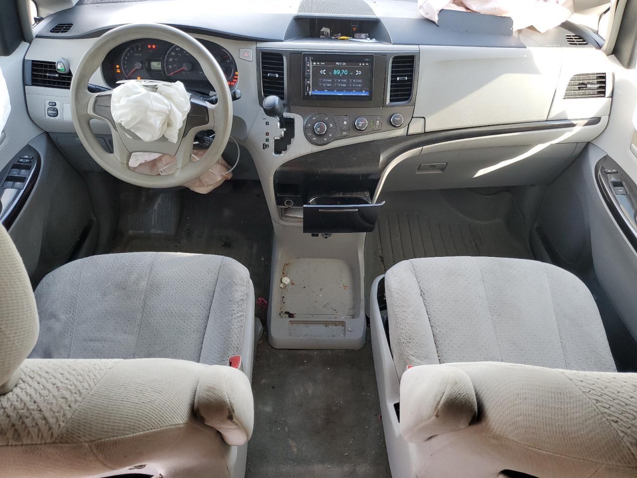 2012 TOYOTA SIENNA