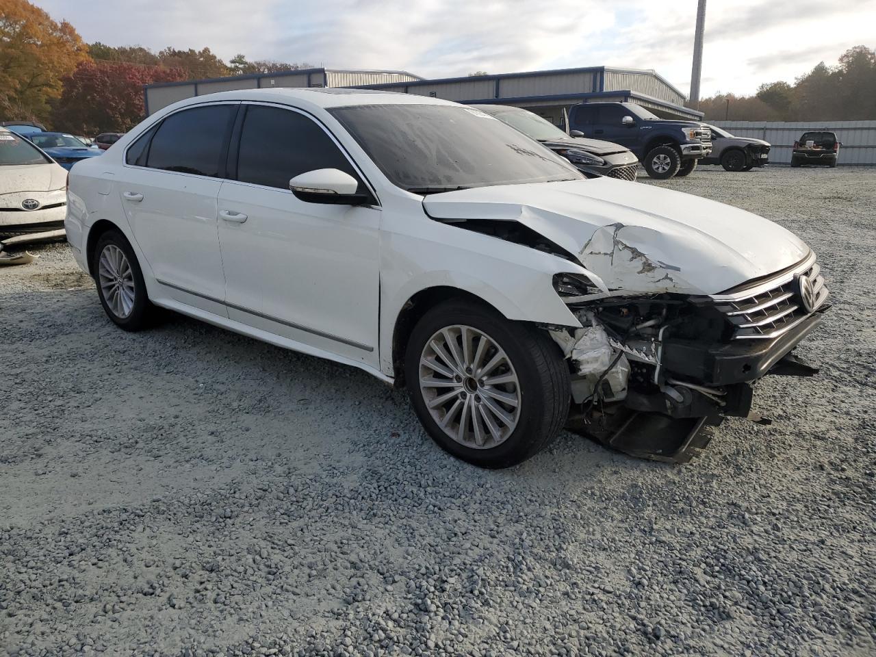 2016 VOLKSWAGEN Passat