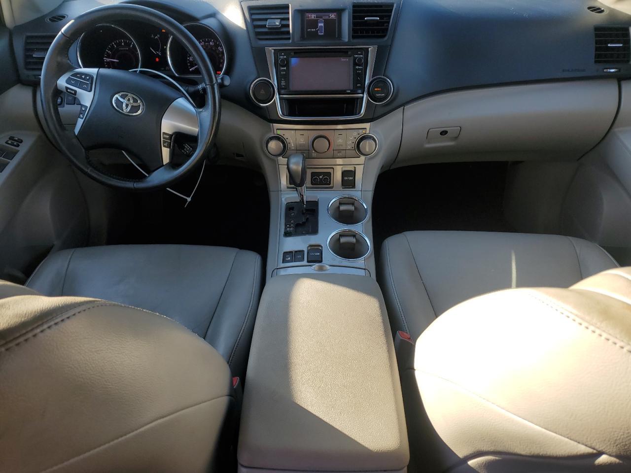 2013 TOYOTA HIGHLANDER
