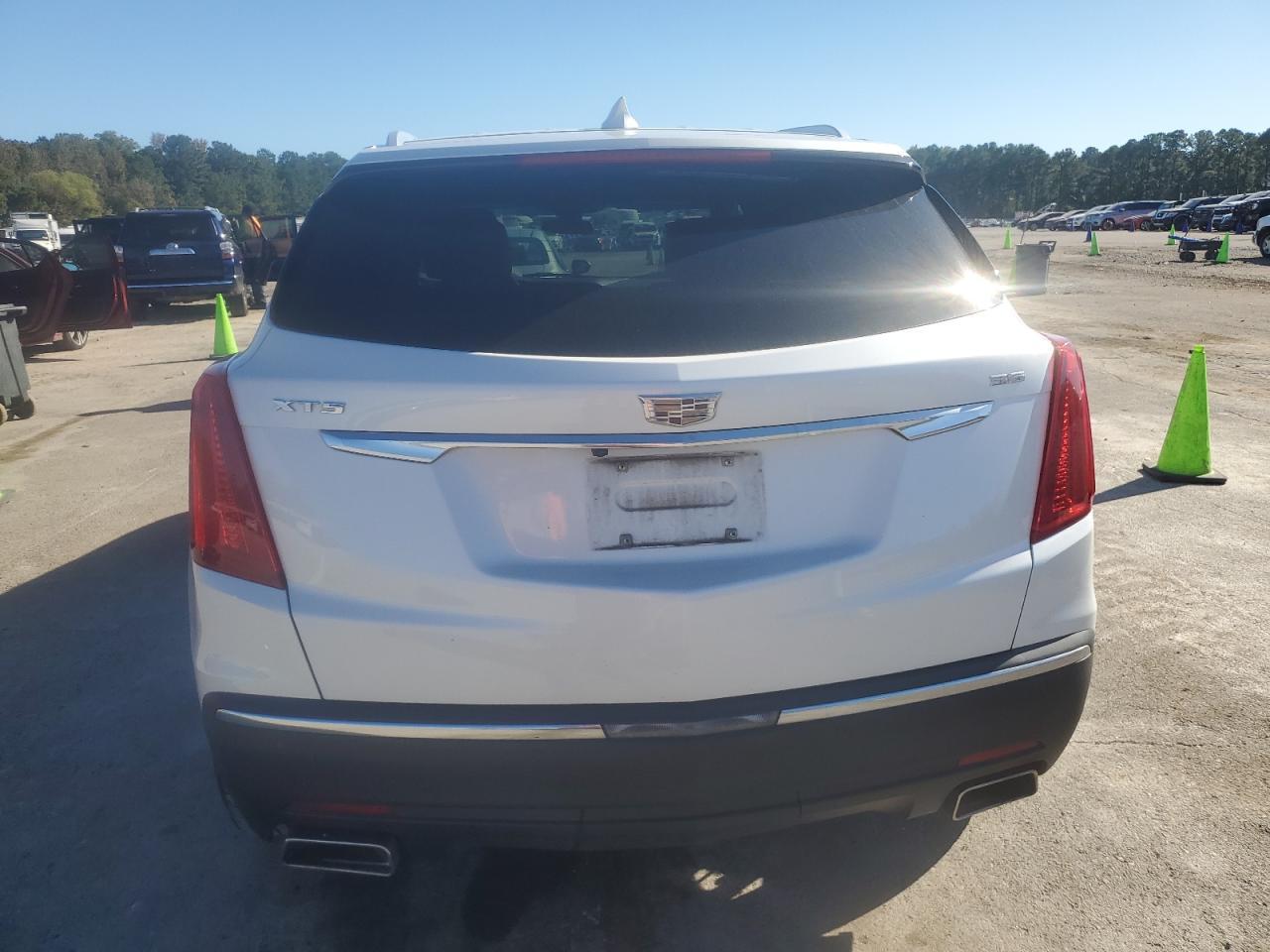 2017 CADILLAC XT5