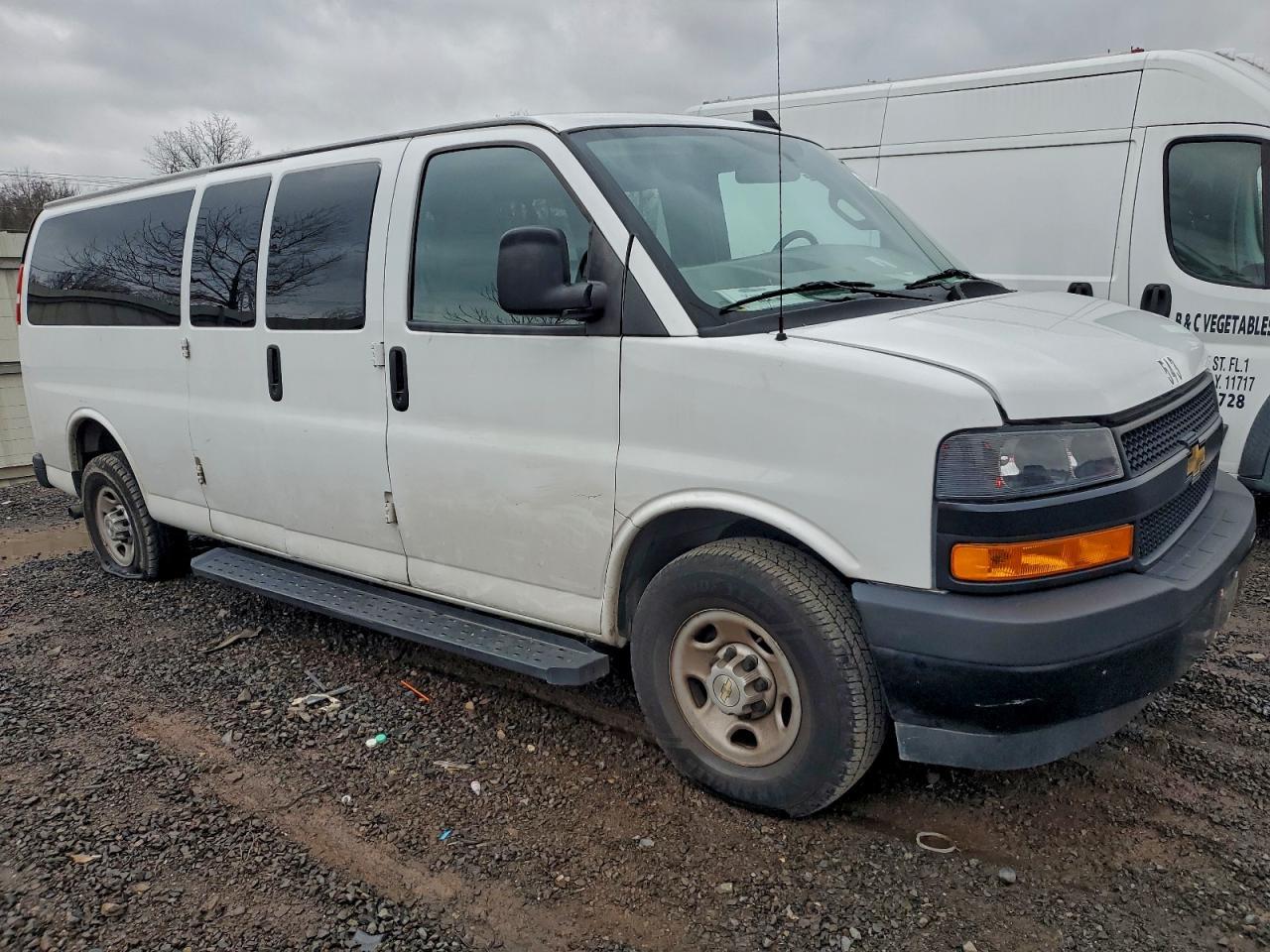 2022 CHEVROLET Express 3500