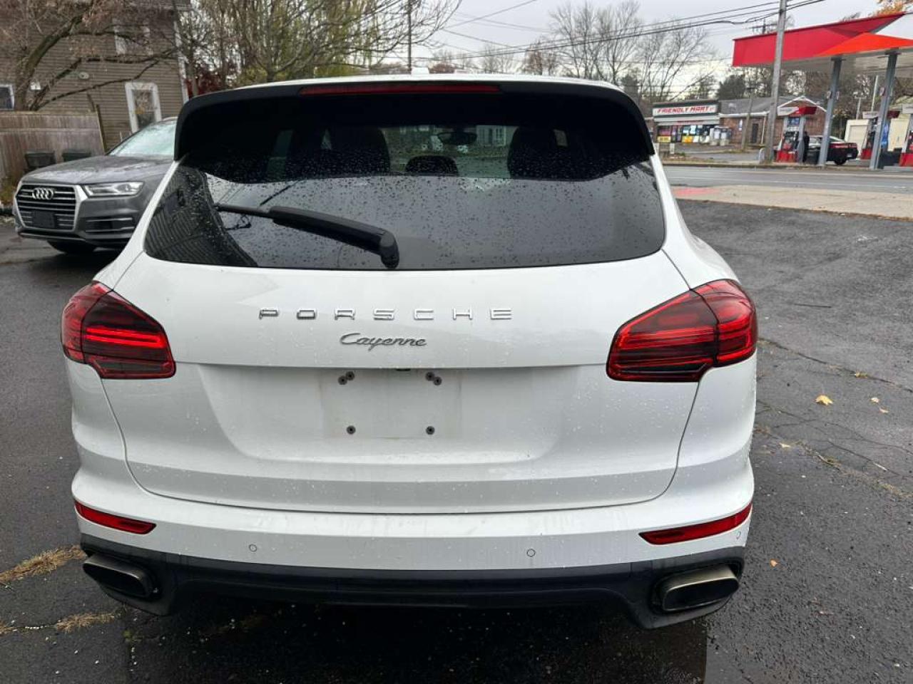 2017 PORSCHE CAYENNE