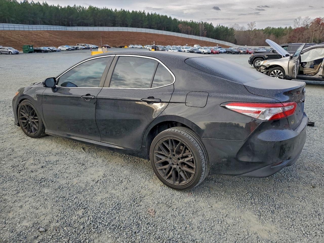 2018 TOYOTA CAMRY