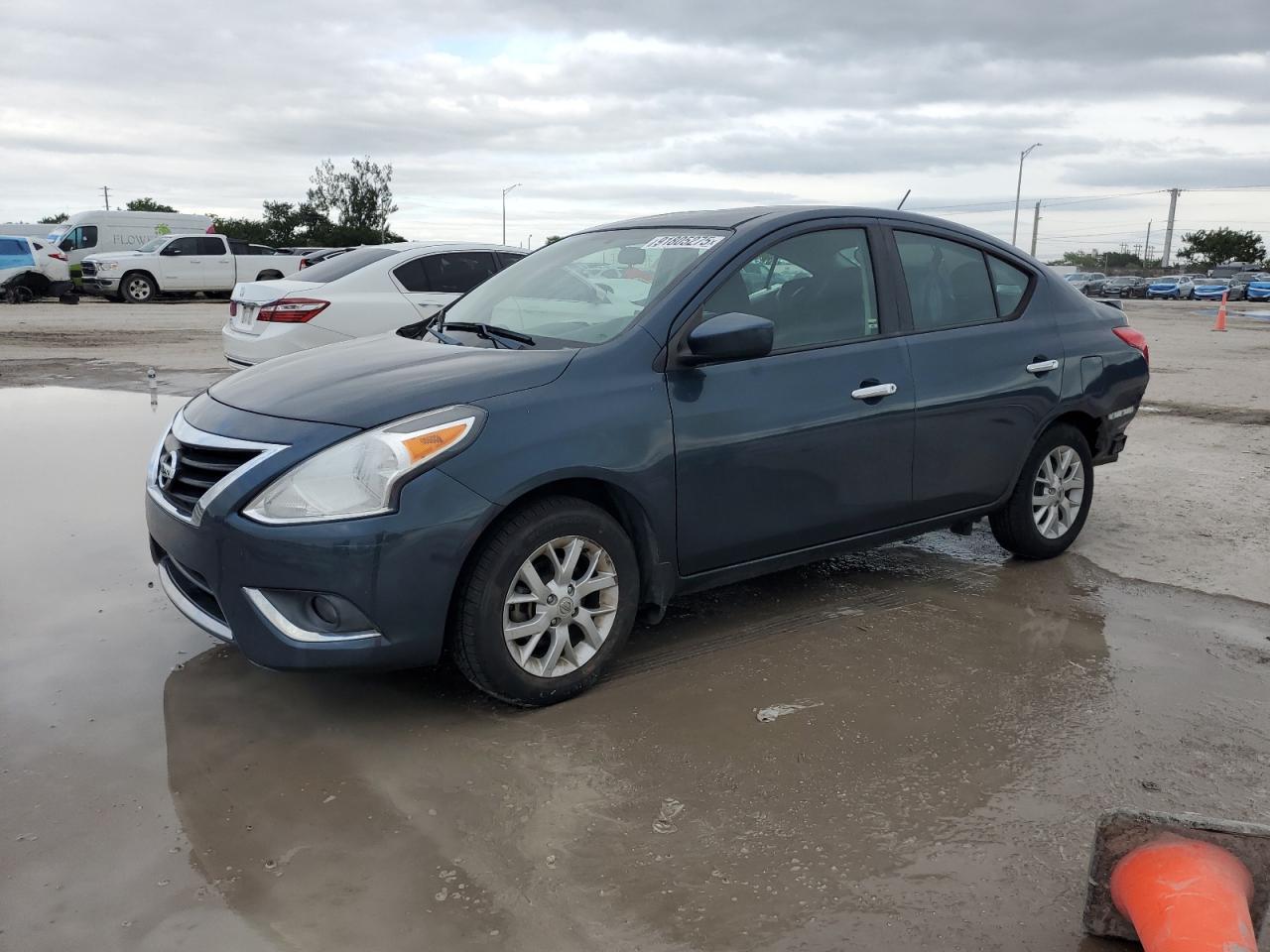 2017 NISSAN VERSA