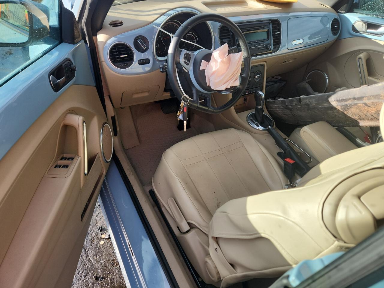 2015 VOLKSWAGEN Beetle