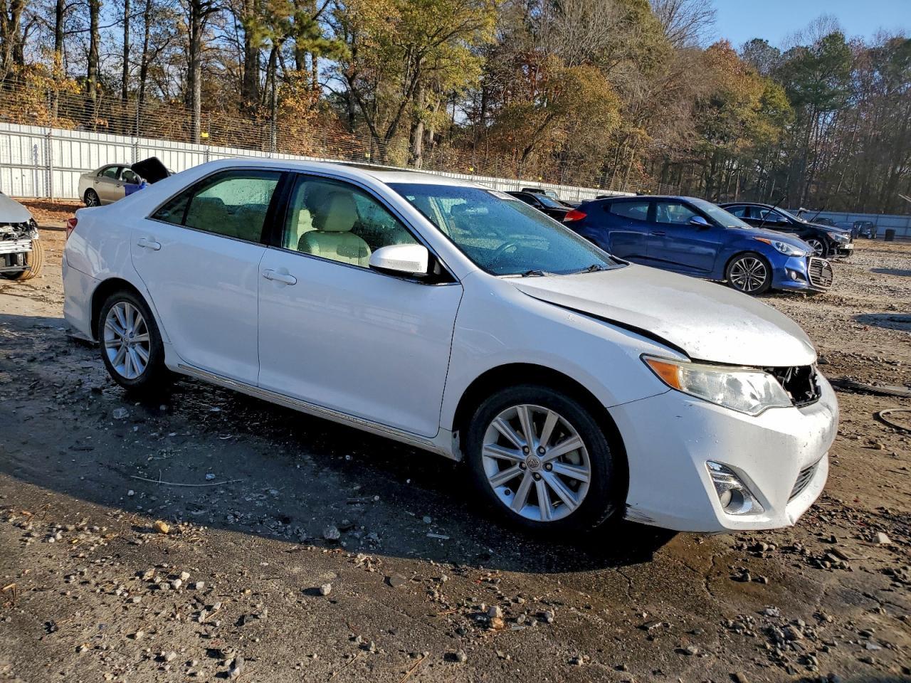 2014 TOYOTA CAMRY