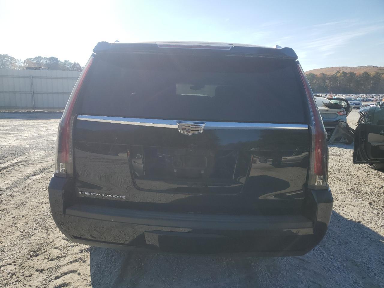 2017 CADILLAC Escalade ESV