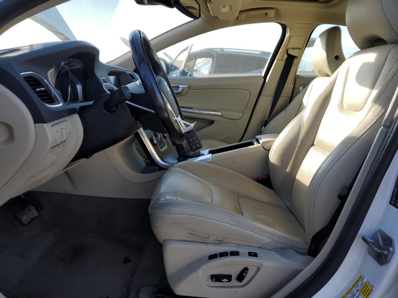 2014 VOLVO S60