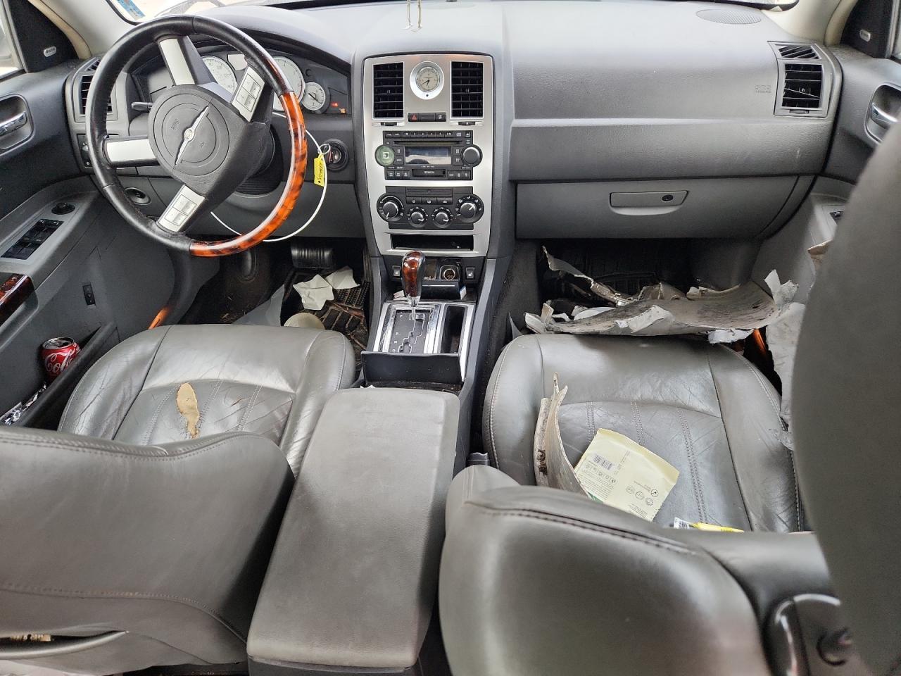2005 CHRYSLER 300