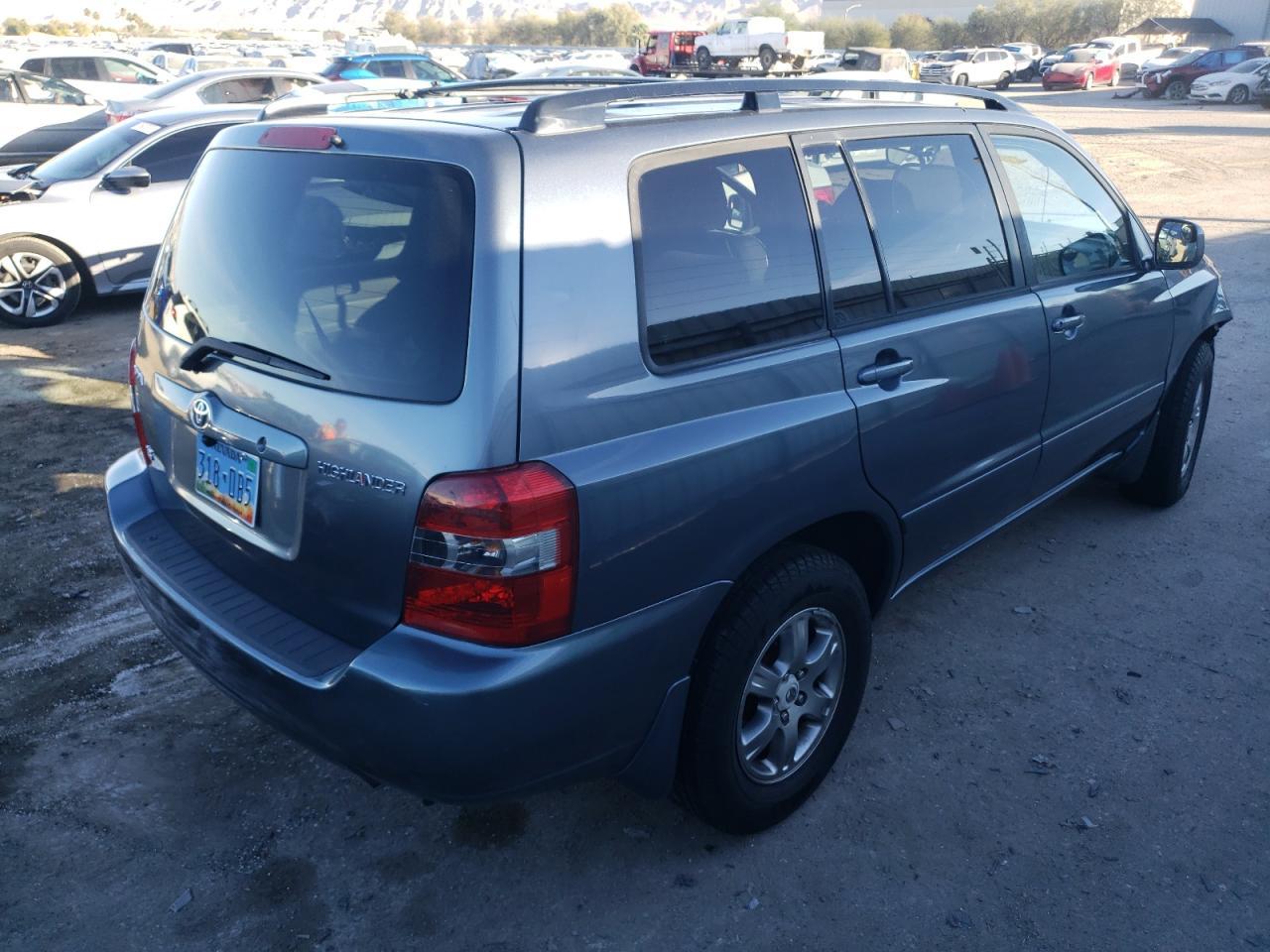2005 TOYOTA HIGHLANDER