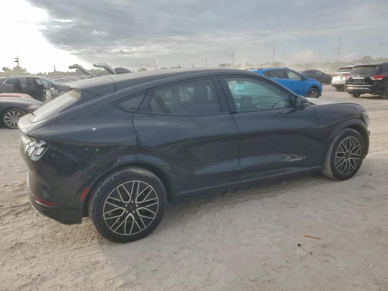 2024 FORD Mustang Mach-E