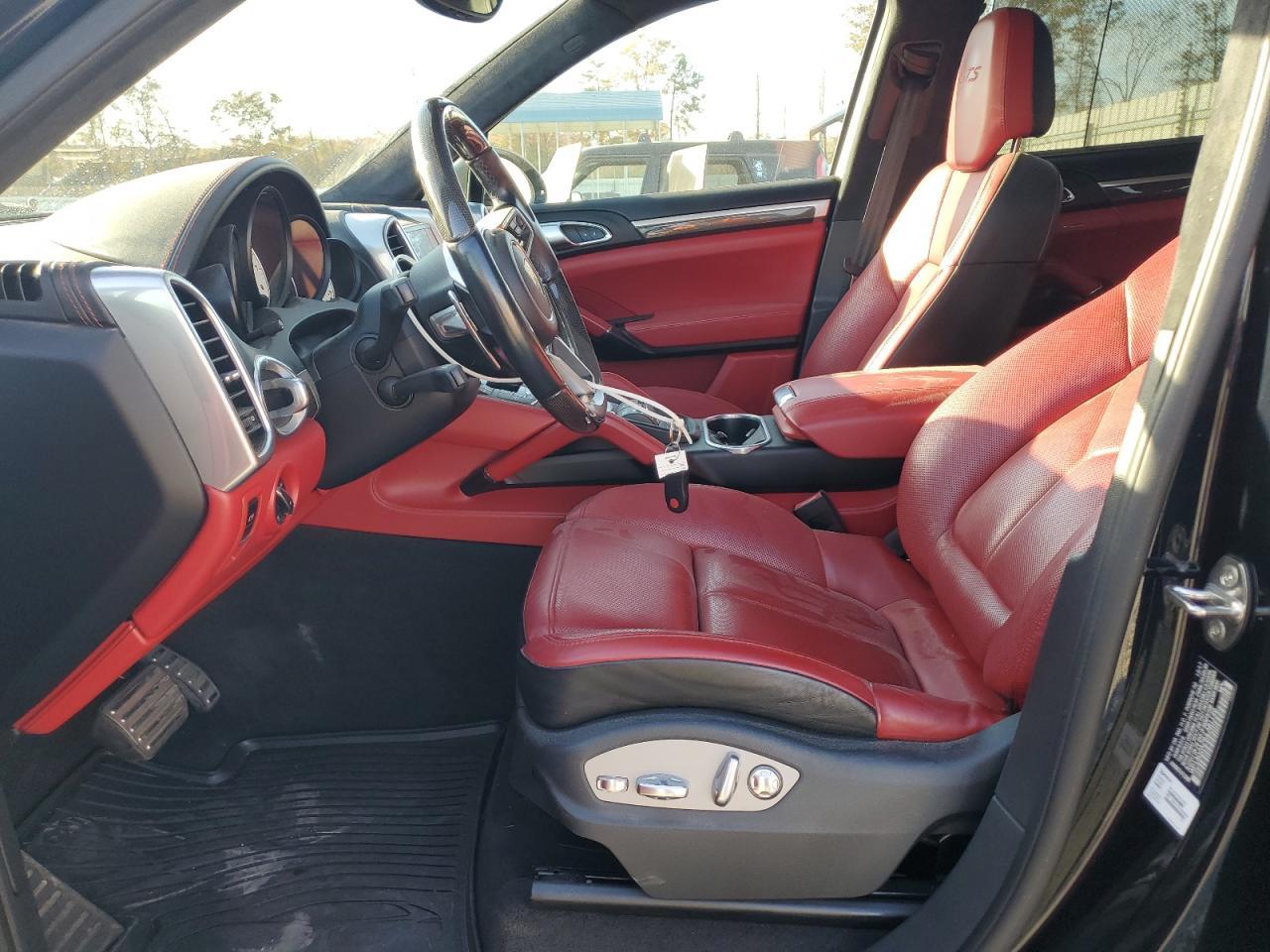 2018 PORSCHE CAYENNE
