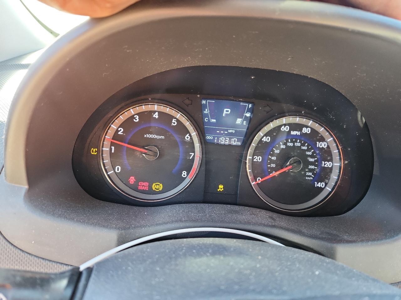 2012 HYUNDAI ACCENT