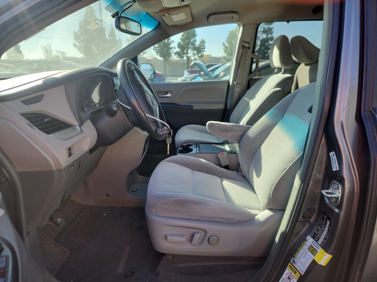 2015 TOYOTA SIENNA