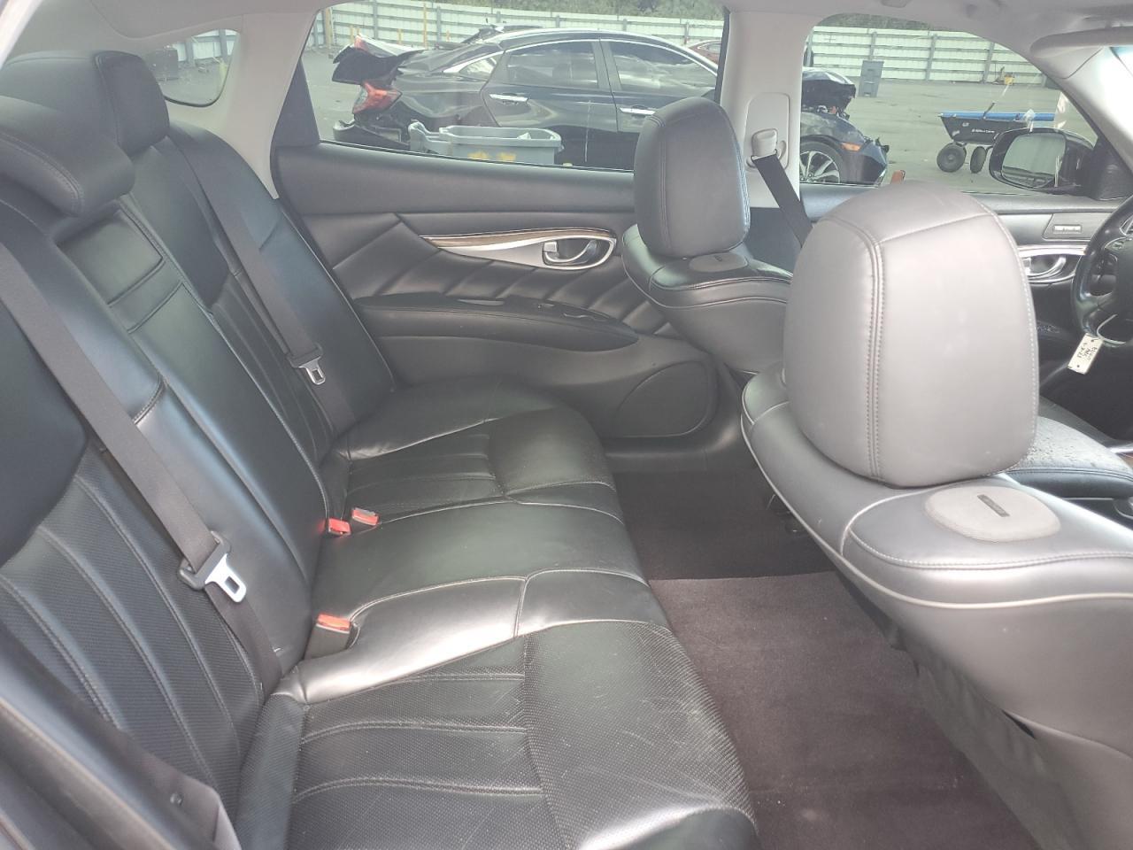 2016 INFINITI Q70