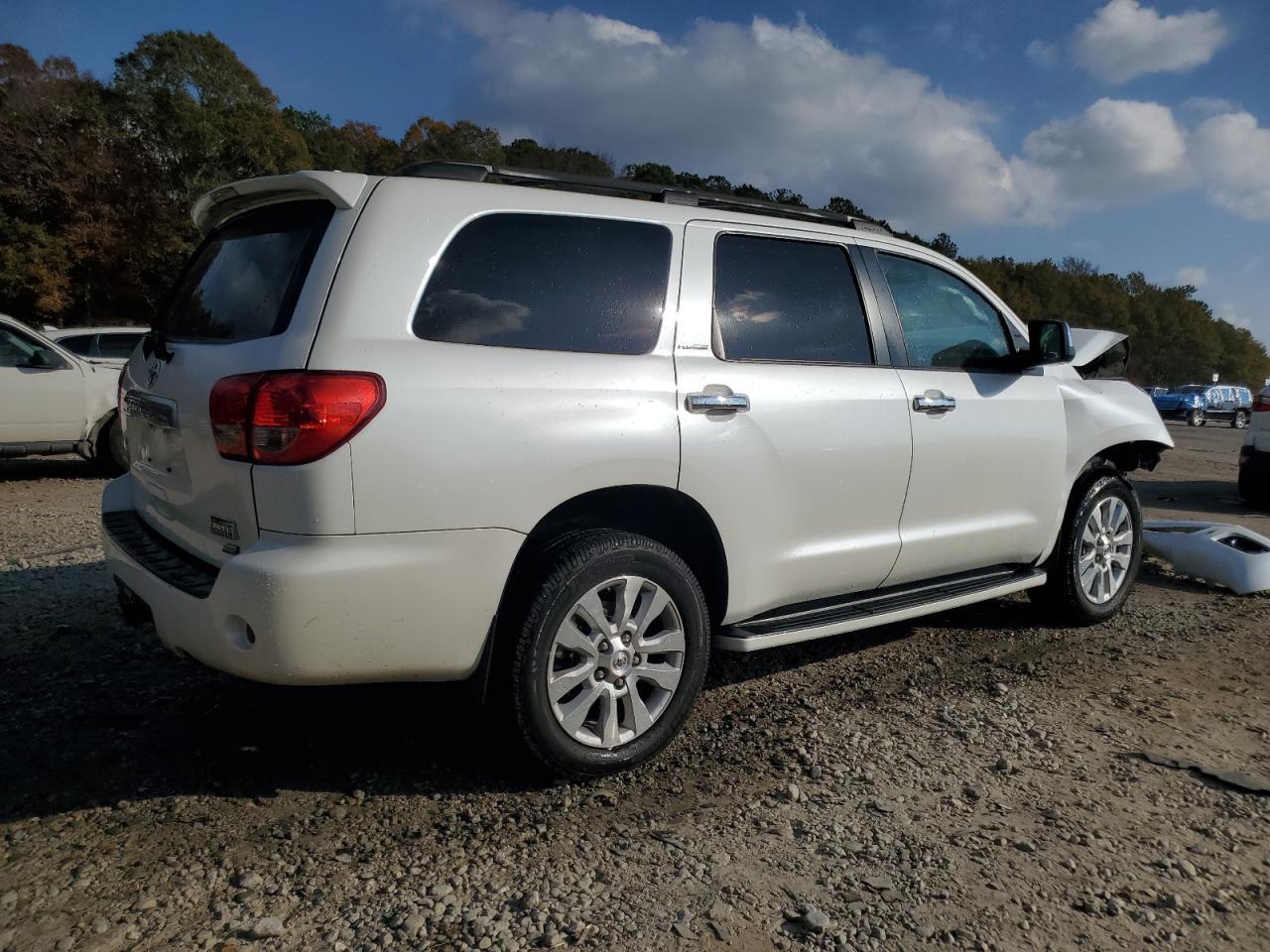 2017 TOYOTA Sequoia