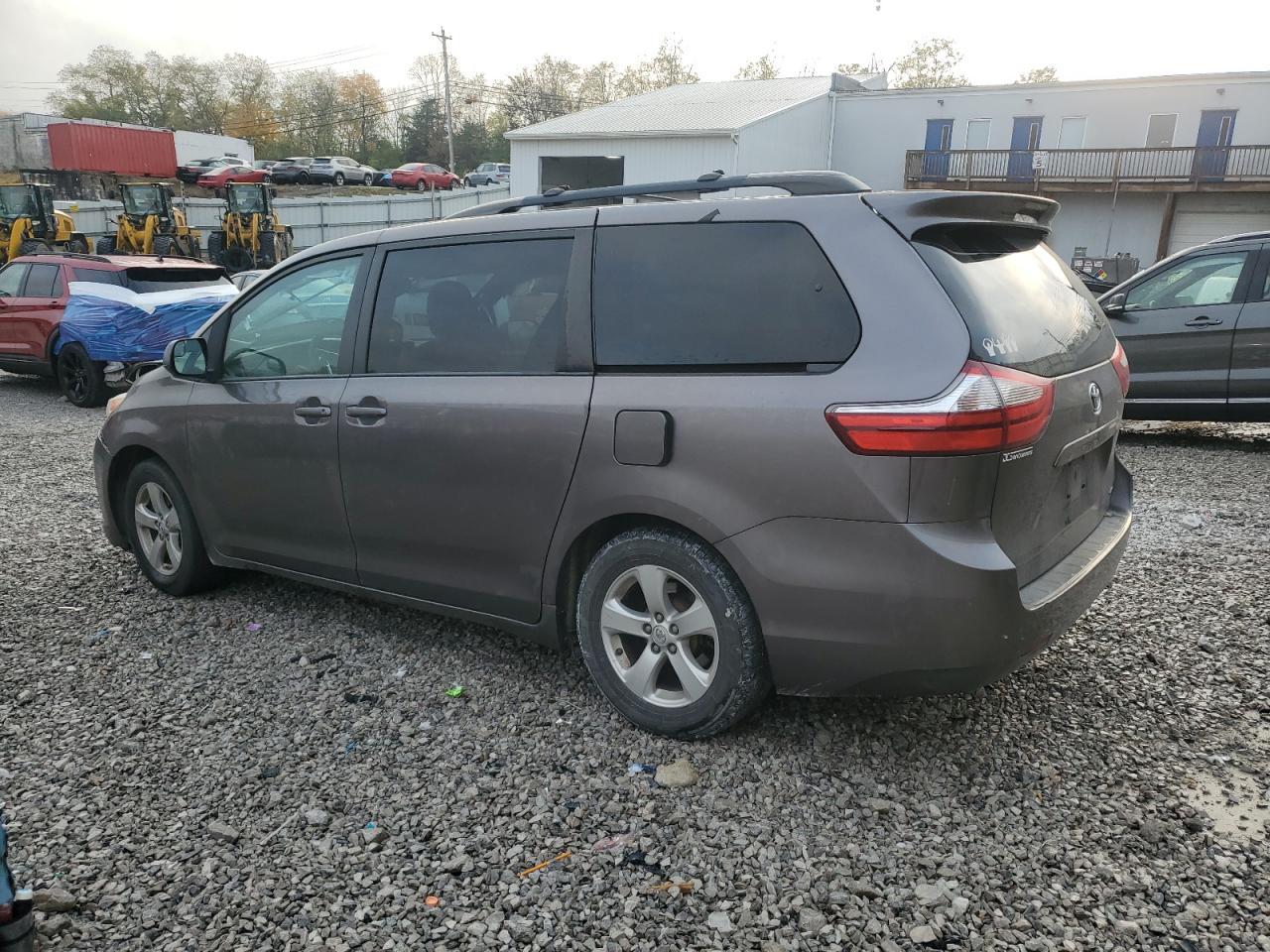 2015 TOYOTA SIENNA