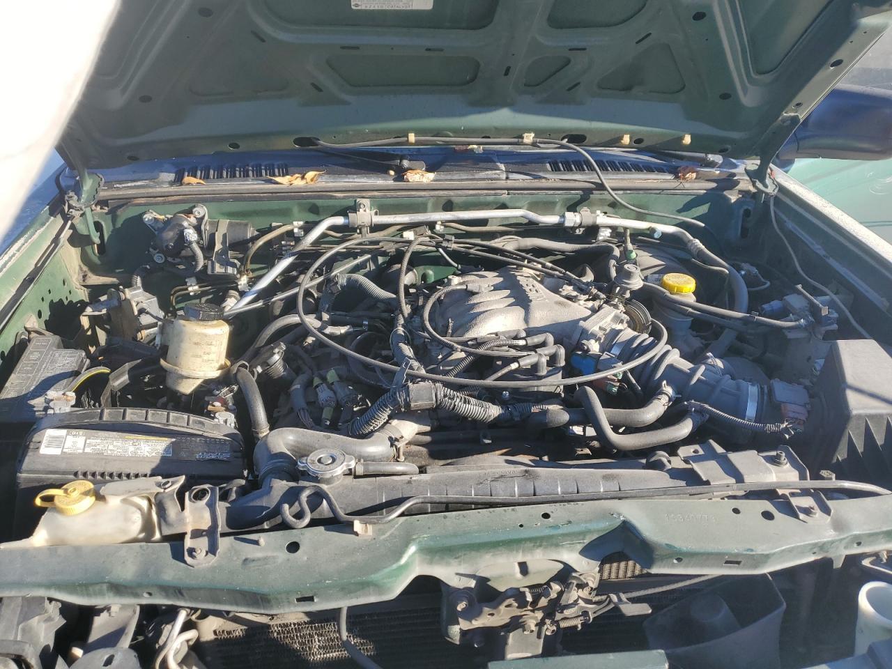 2001 NISSAN Frontier