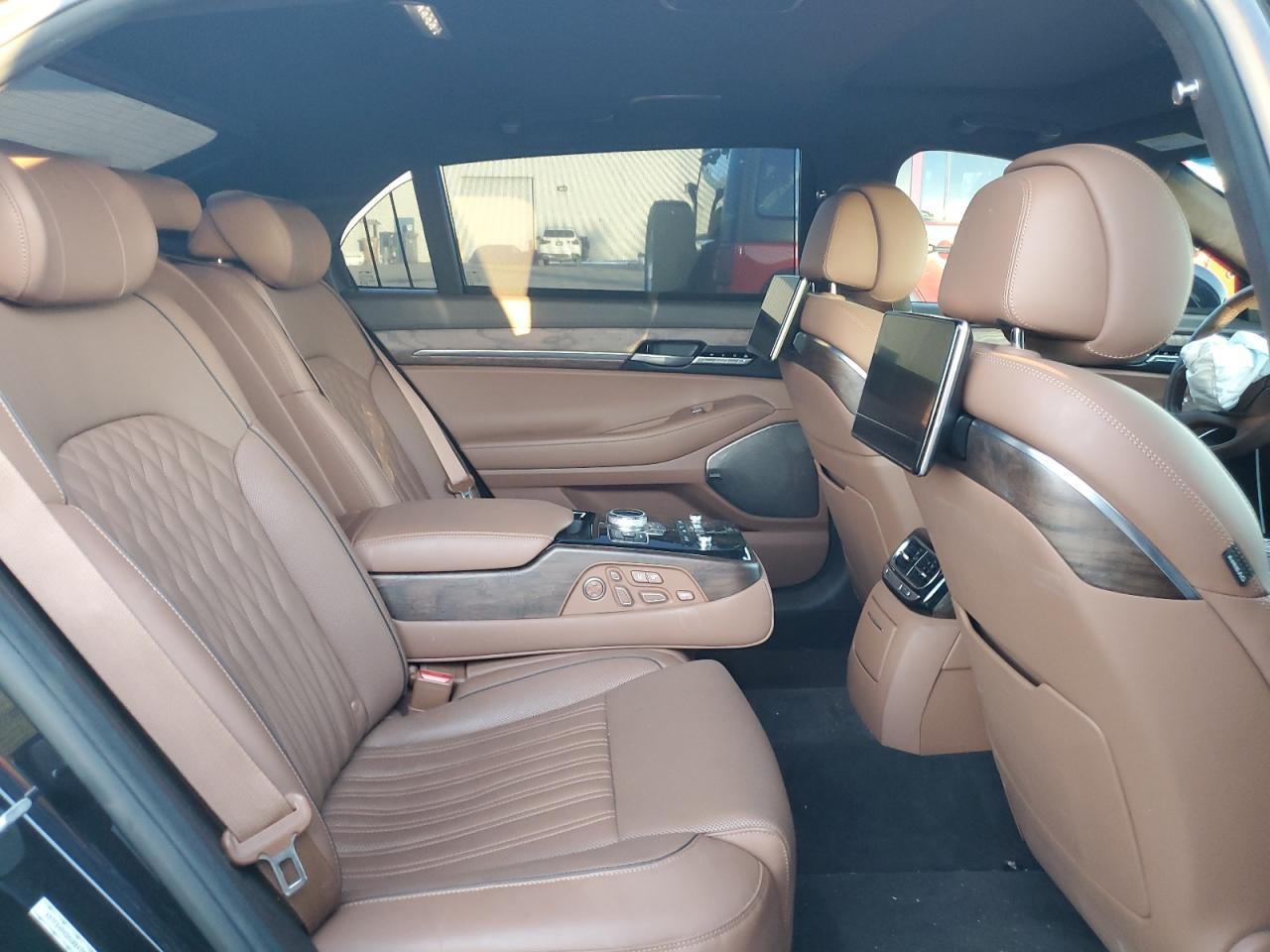 2021 GENESIS G90