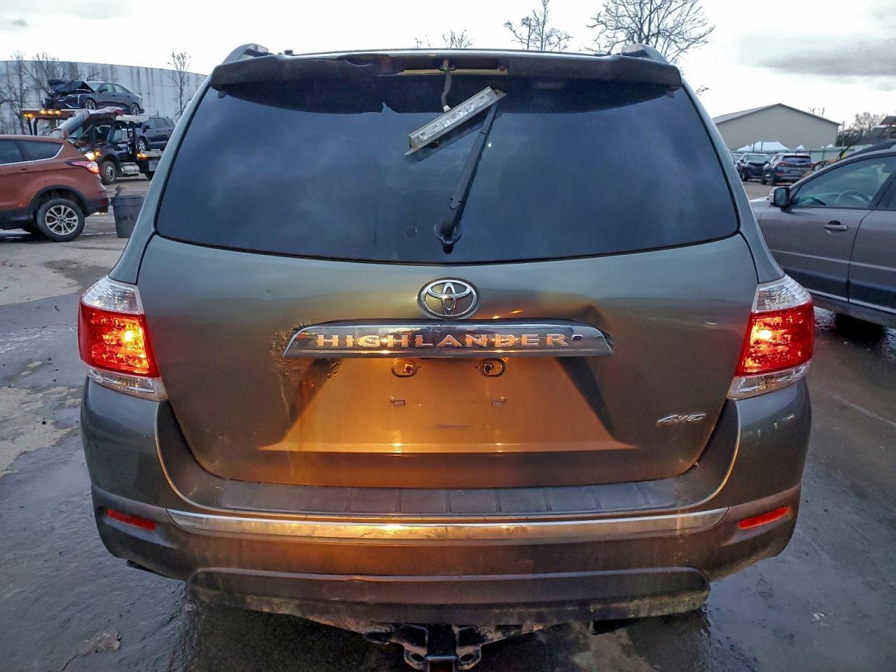 2011 TOYOTA HIGHLANDER