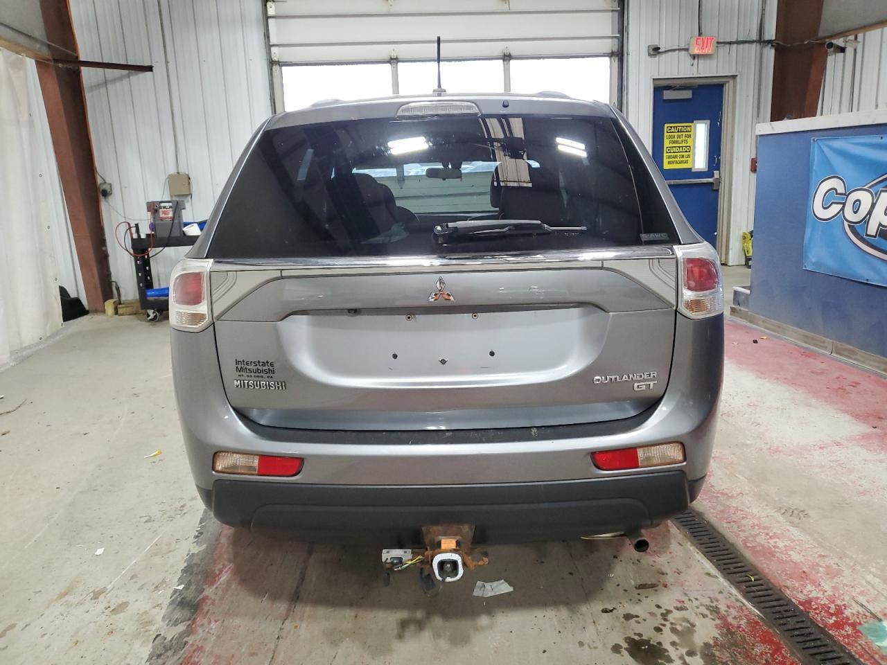 2014 MITSUBISHI outlander
