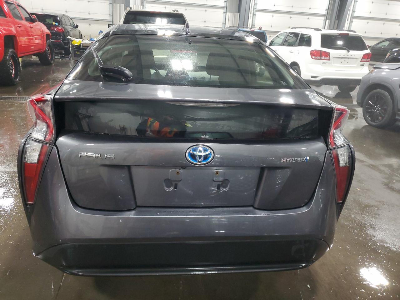 2016 TOYOTA PRIUS