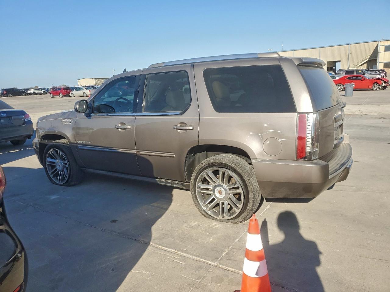 2013 CADILLAC ESCALADE