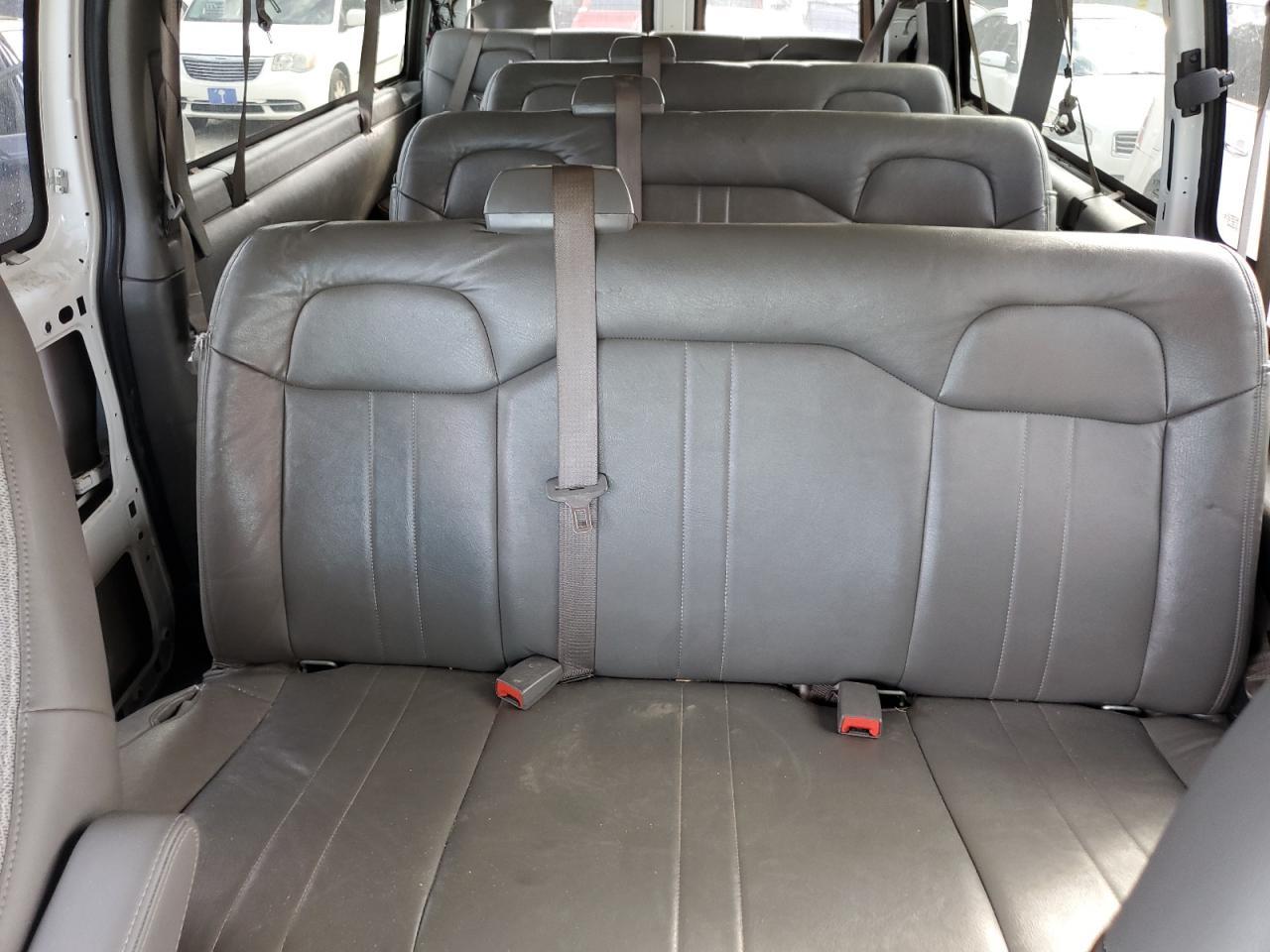 2023 CHEVROLET Express 3500