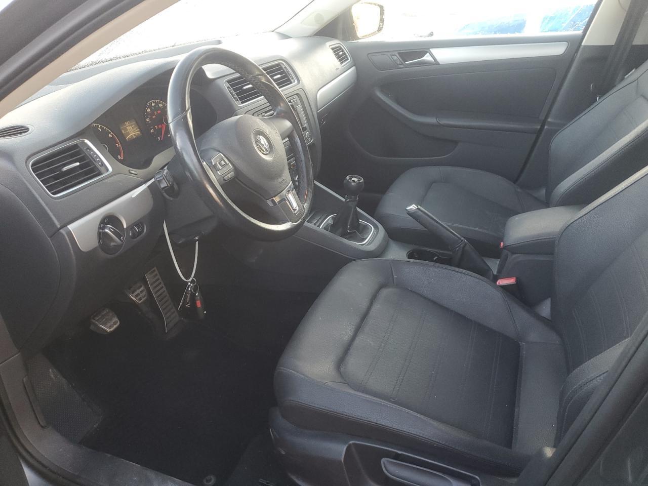 2011 VOLKSWAGEN JETTA