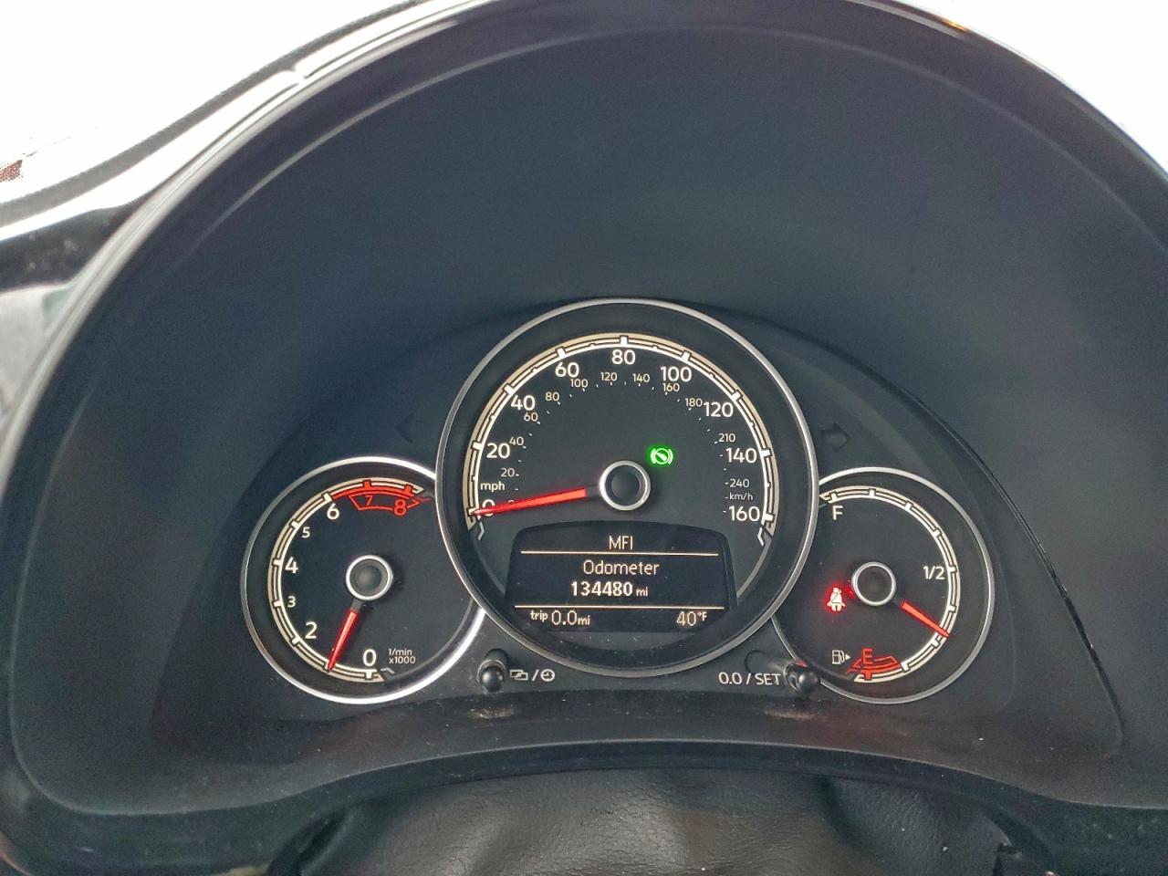 2018 VOLKSWAGEN Beetle