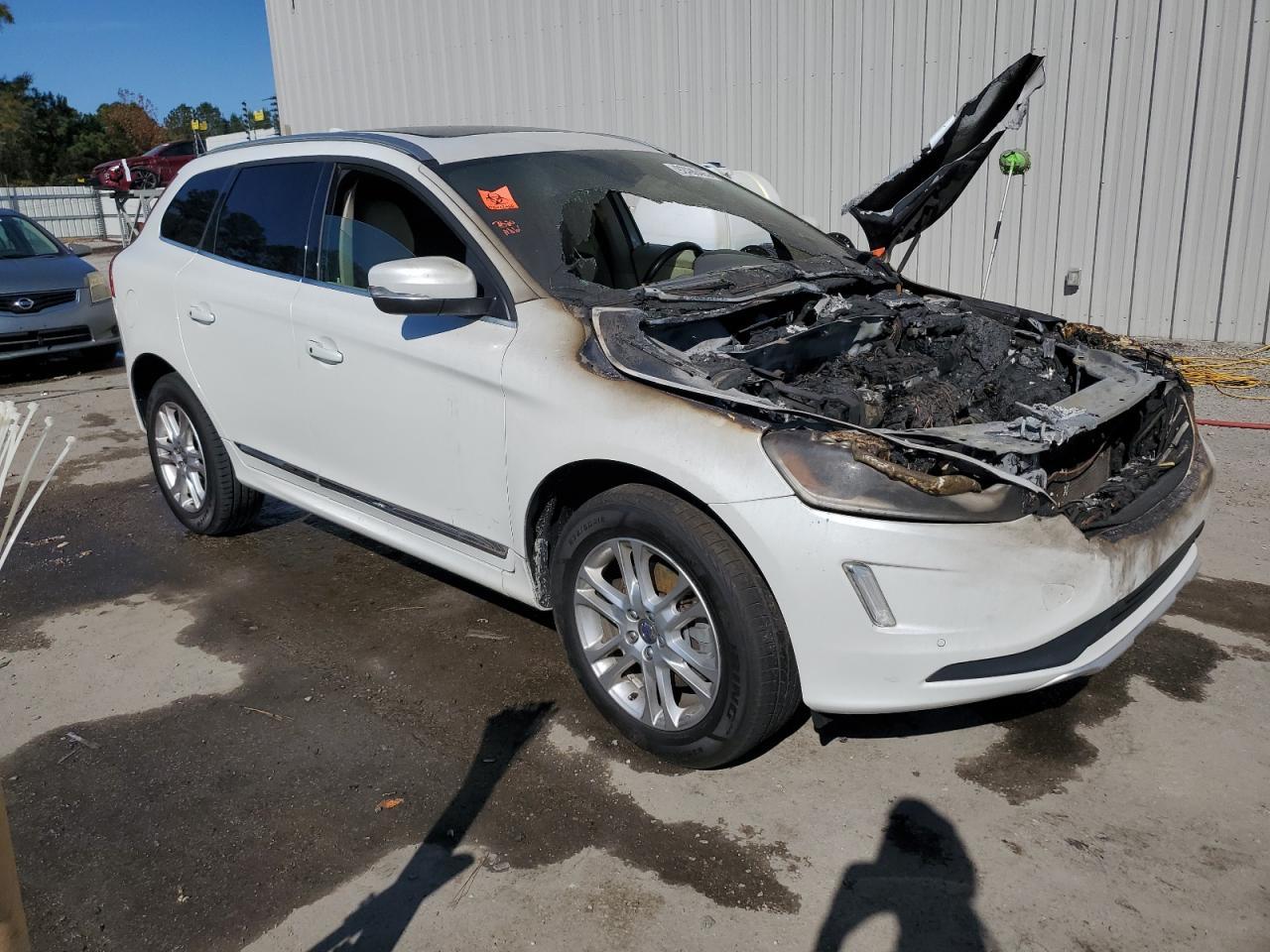 2015 VOLVO XC60