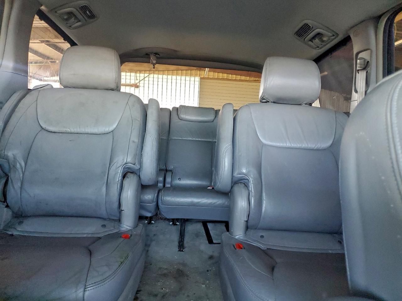 2005 TOYOTA SIENNA