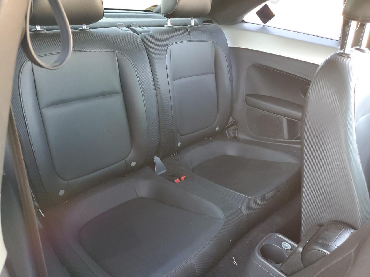 2012 VOLKSWAGEN Beetle